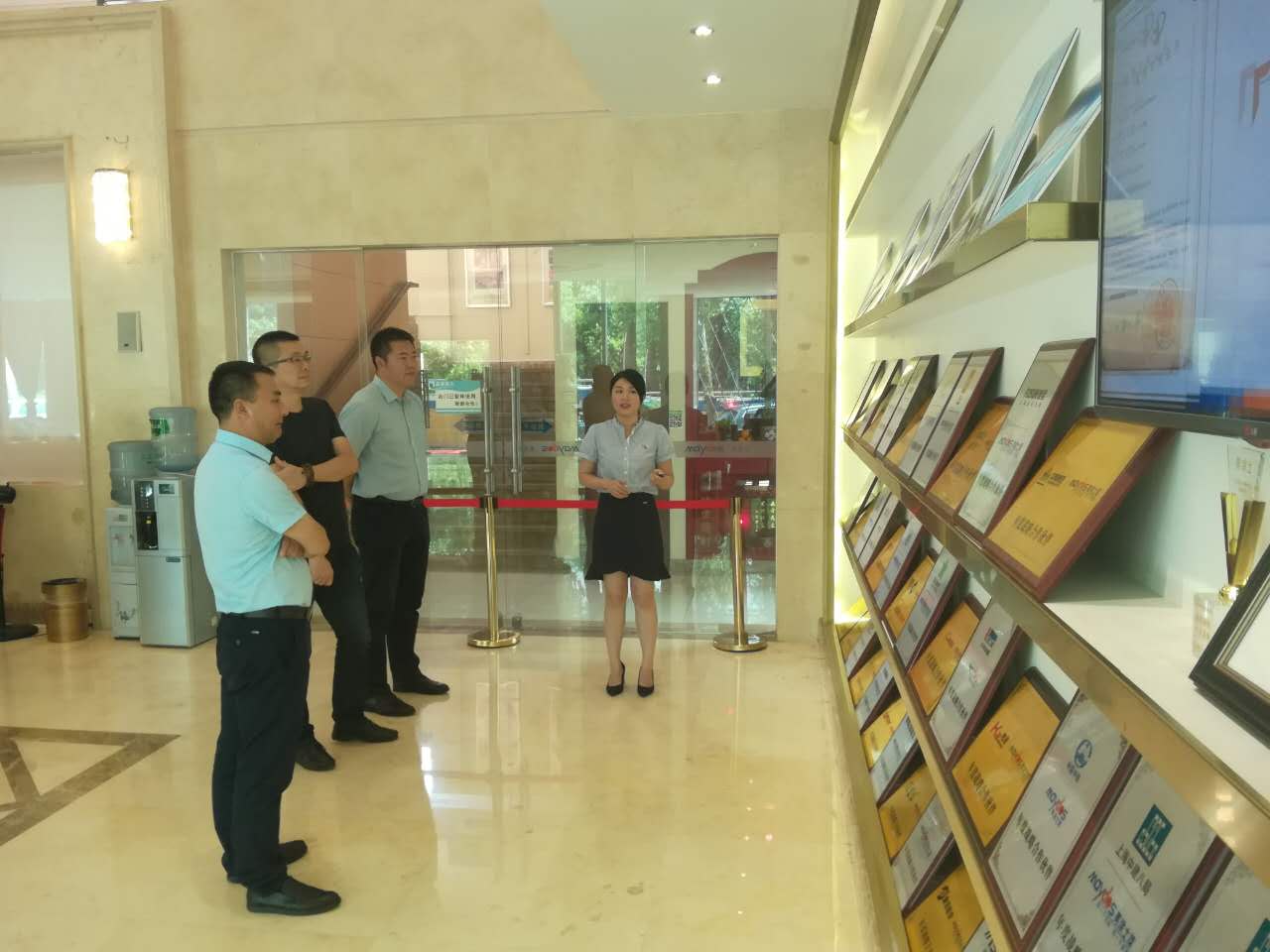 万利官网-不凡成就非凡,相信品牌力量